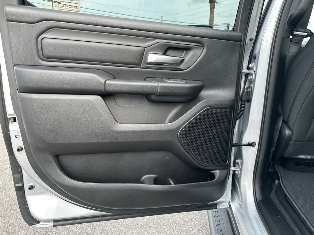 New 2026 RAM 1500 Express AWD/4WD image 12