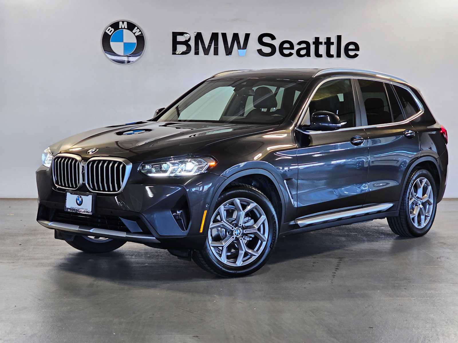 Used 2023 BMW X3 xDrive30i w/ Premium Package AWD/4WD image 1