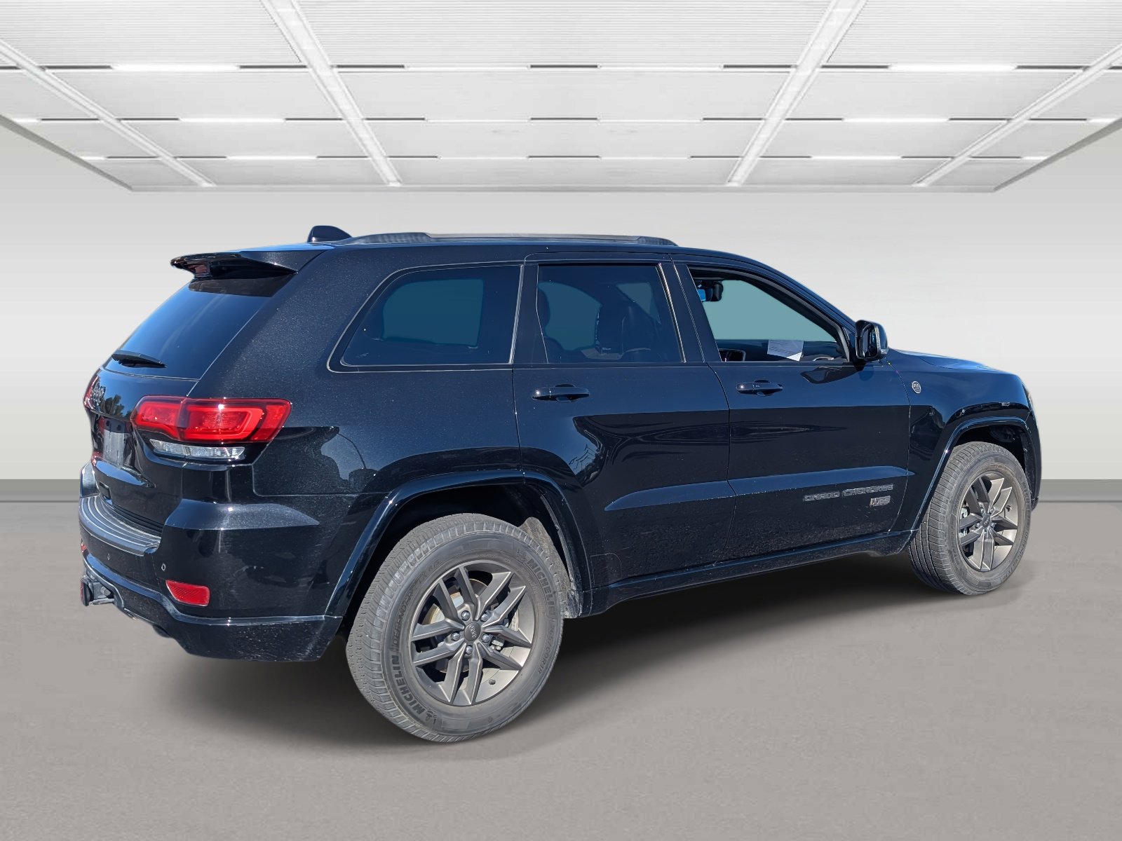 Used 2016 Jeep Grand Cherokee Limited 75th Anniversary image 4