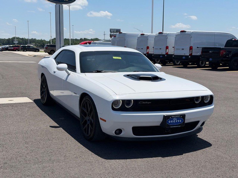 Used 2016 Dodge Challenger R/T Plus RWD image 3