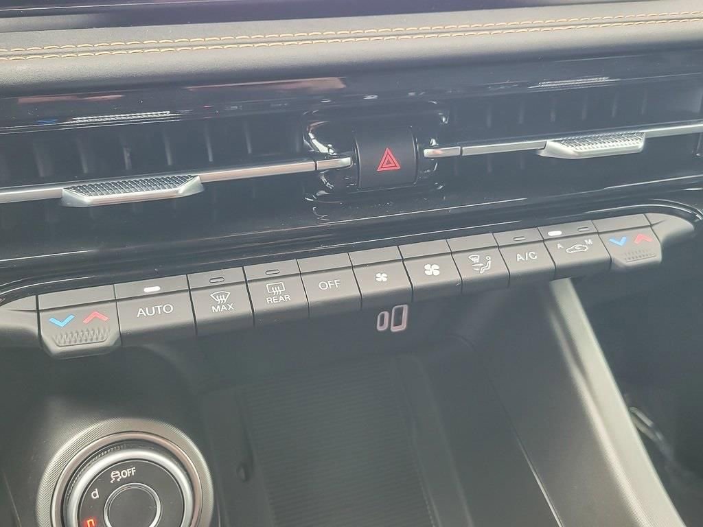 New 2025 Alfa Romeo Tonale AWD/4WD image 16