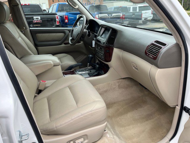 Used 2005 Toyota Land Cruiser AWD/4WD image 21