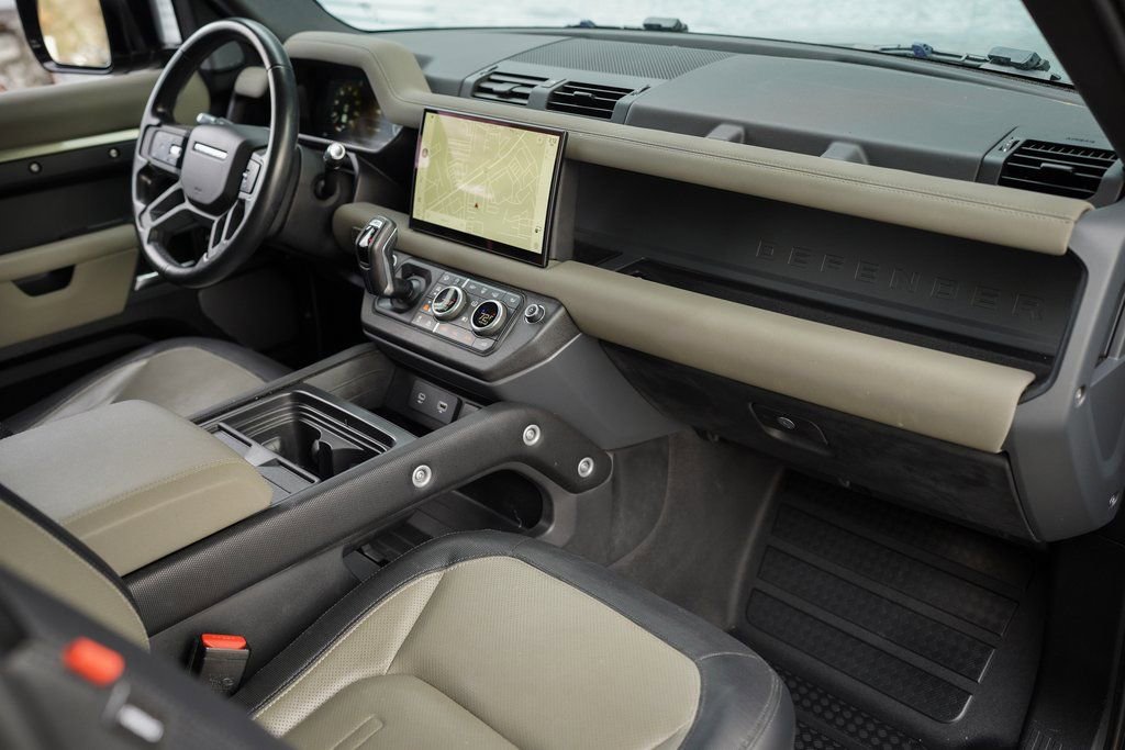 Used 2022 Land Rover Defender 90 X-Dynamic S image 22
