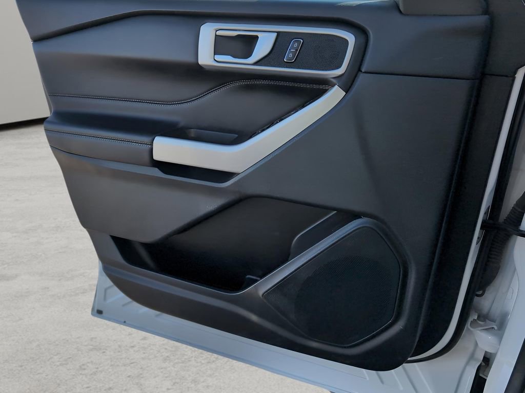 Used 2023 Ford Explorer XLT w/ Equipment Group 202A image 11