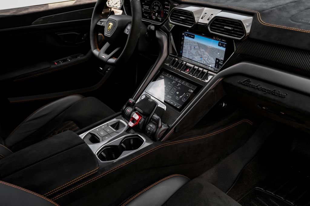 Used 2023 Lamborghini Urus Performante image 21