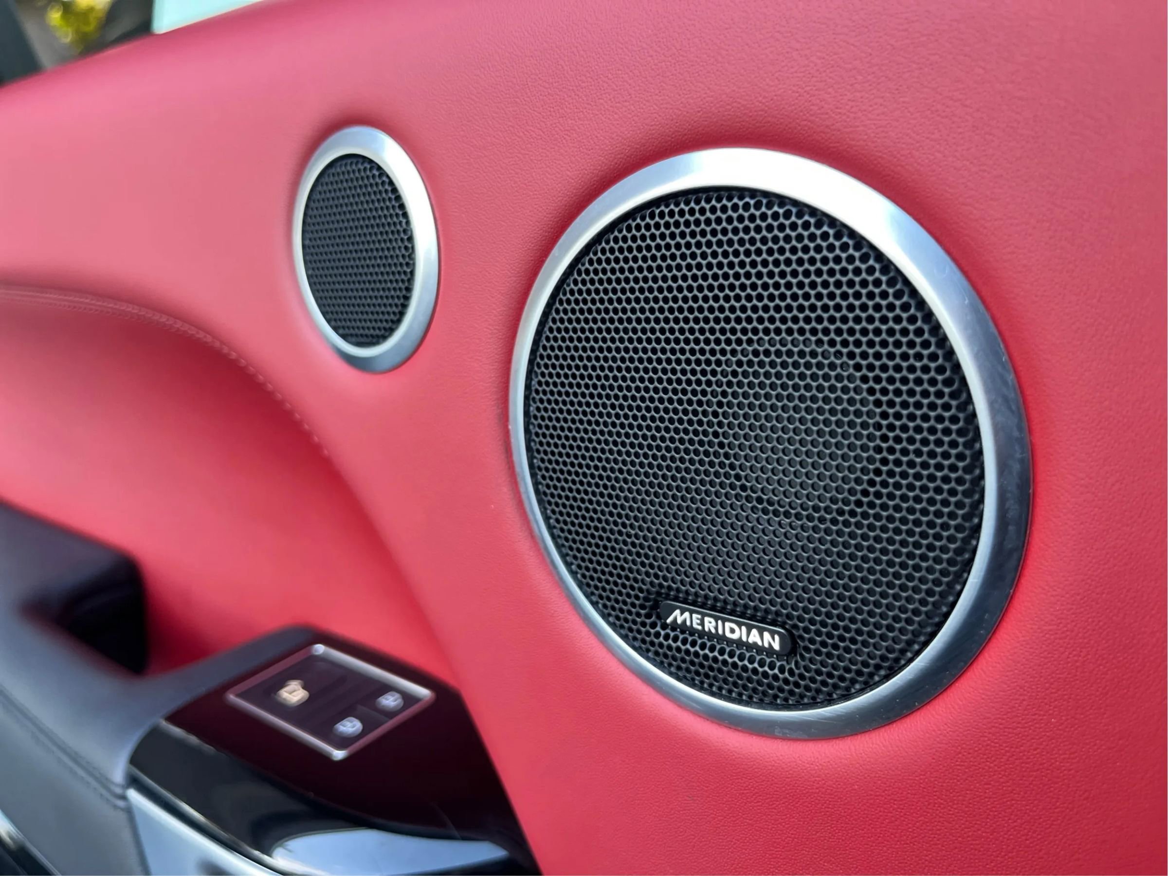 Used 2022 Land Rover Range Rover Sport SVR image 37