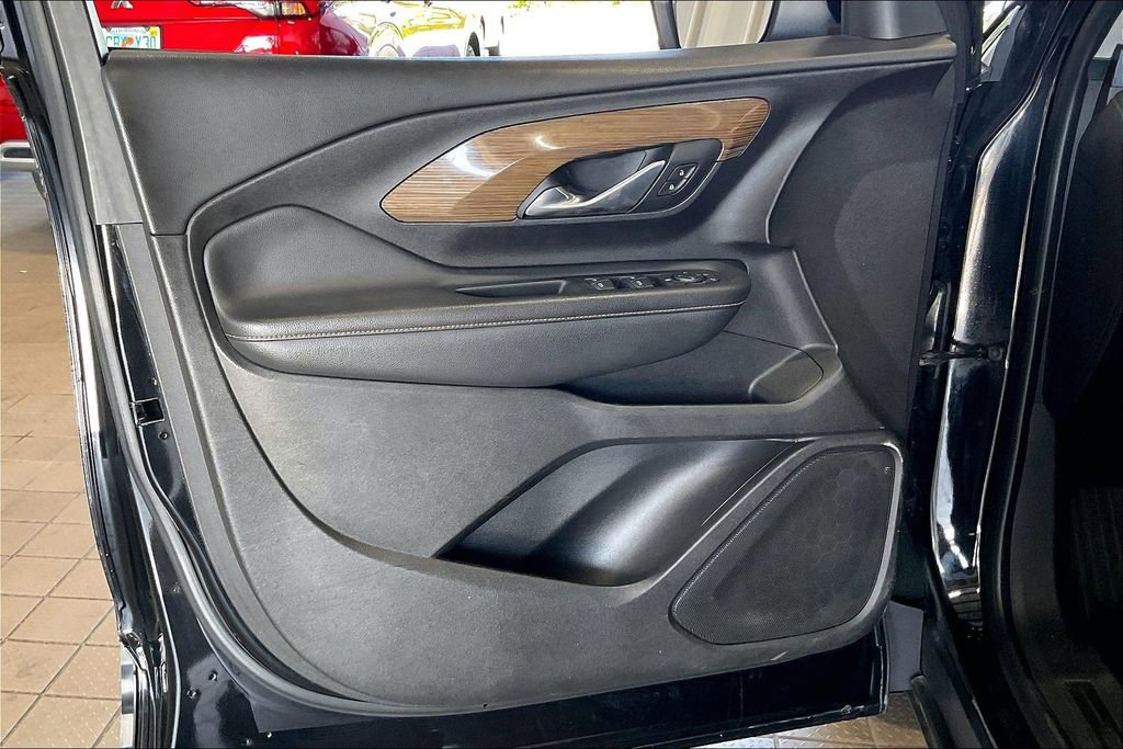 Used 2018 GMC Terrain SLE FWD image 2