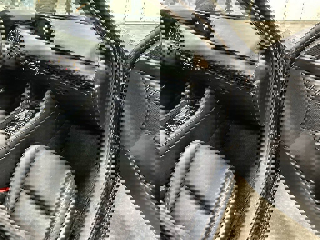 Used 2022 MAZDA MAZDA3 s image 27