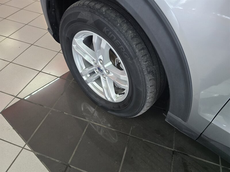 Used 2020 Ford Explorer XLT AWD/4WD image 38