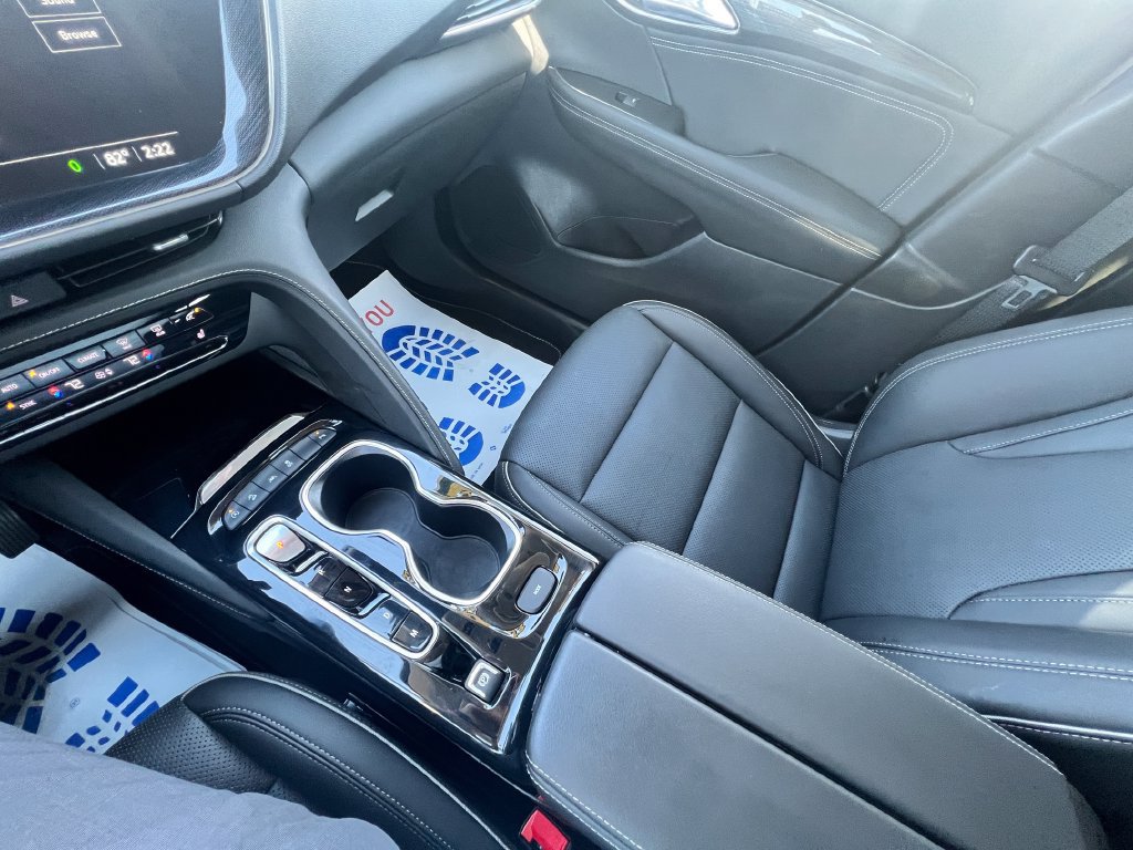 Used 2023 Buick Envision Essence AWD/4WD image 21