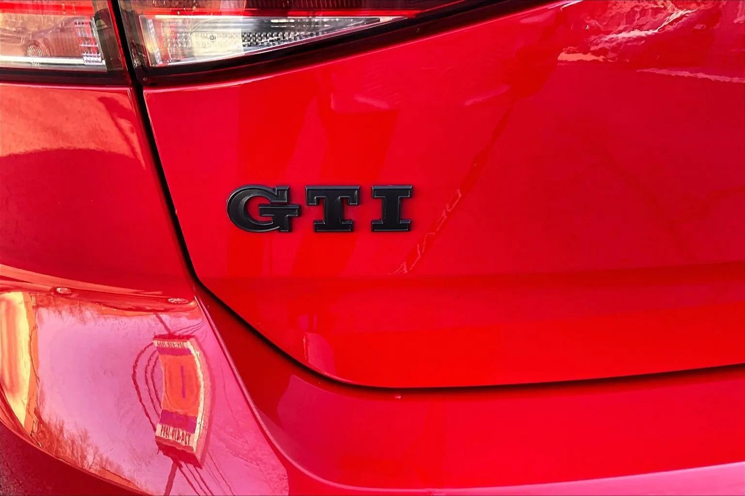 Used 2017 Volkswagen GTI Sport image 7