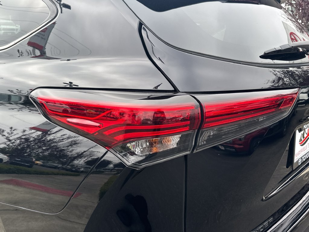 Used 2023 Toyota Highlander LE AWD/4WD image 10
