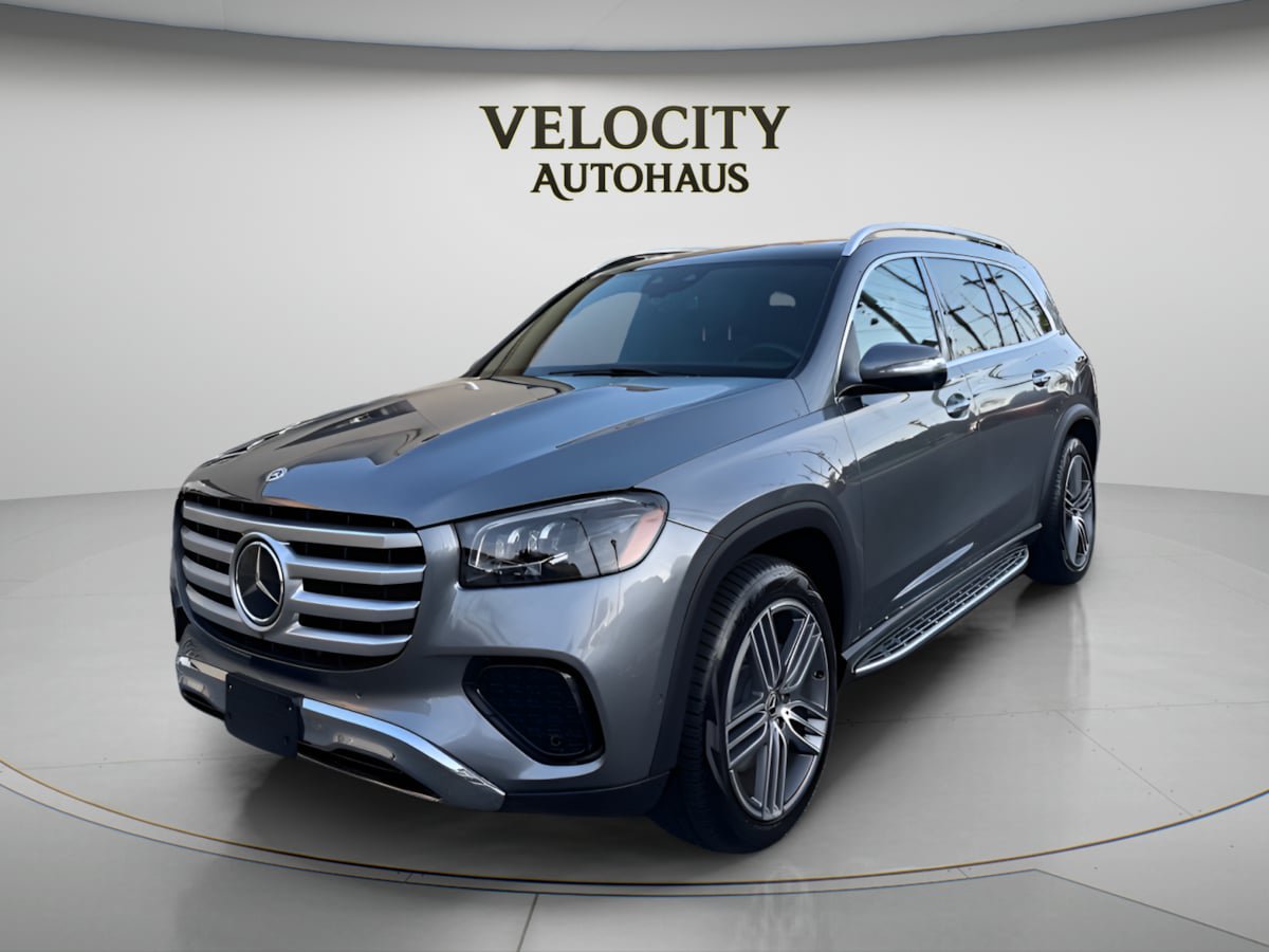 Used 2024 Mercedes-Benz GLS 450 4MATIC image 3