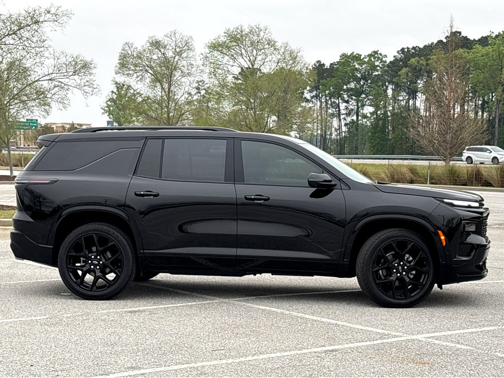 Used 2026 Chevrolet Traverse RS image 23