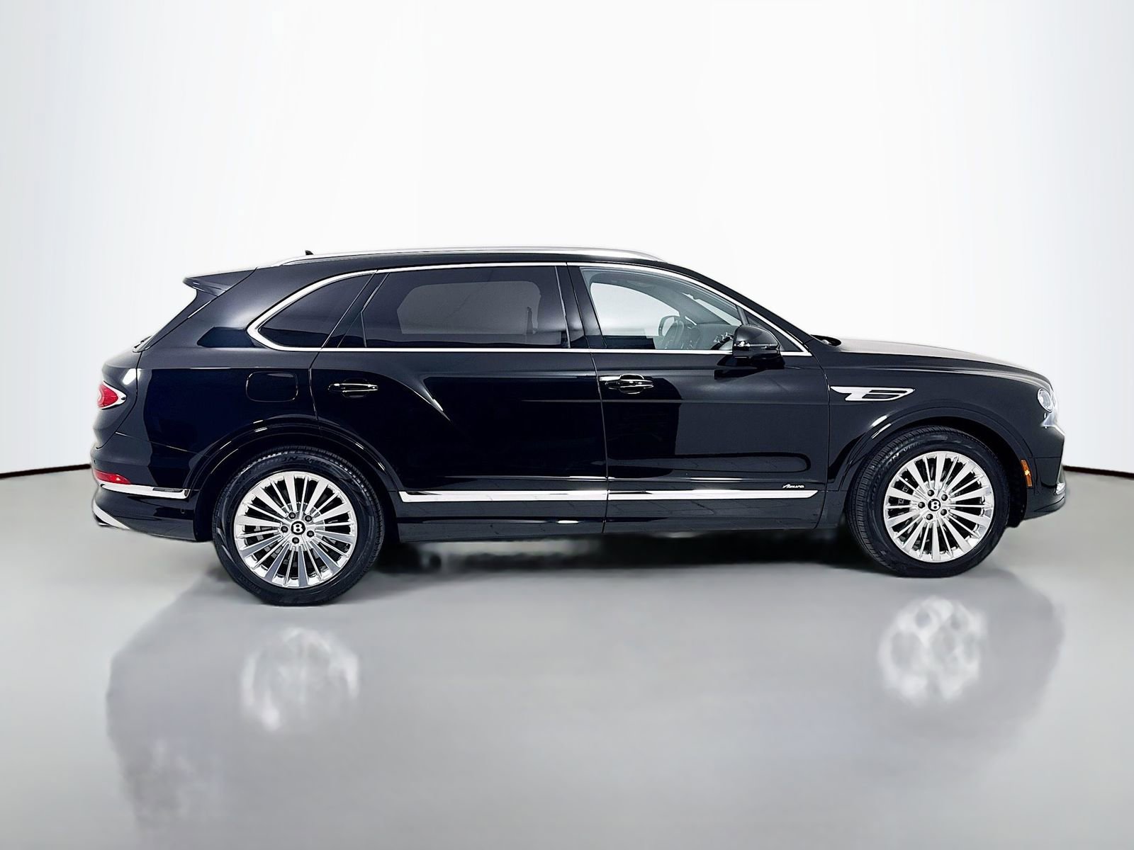 Certified 2024 Bentley Bentayga Extended Wheelbase image 9