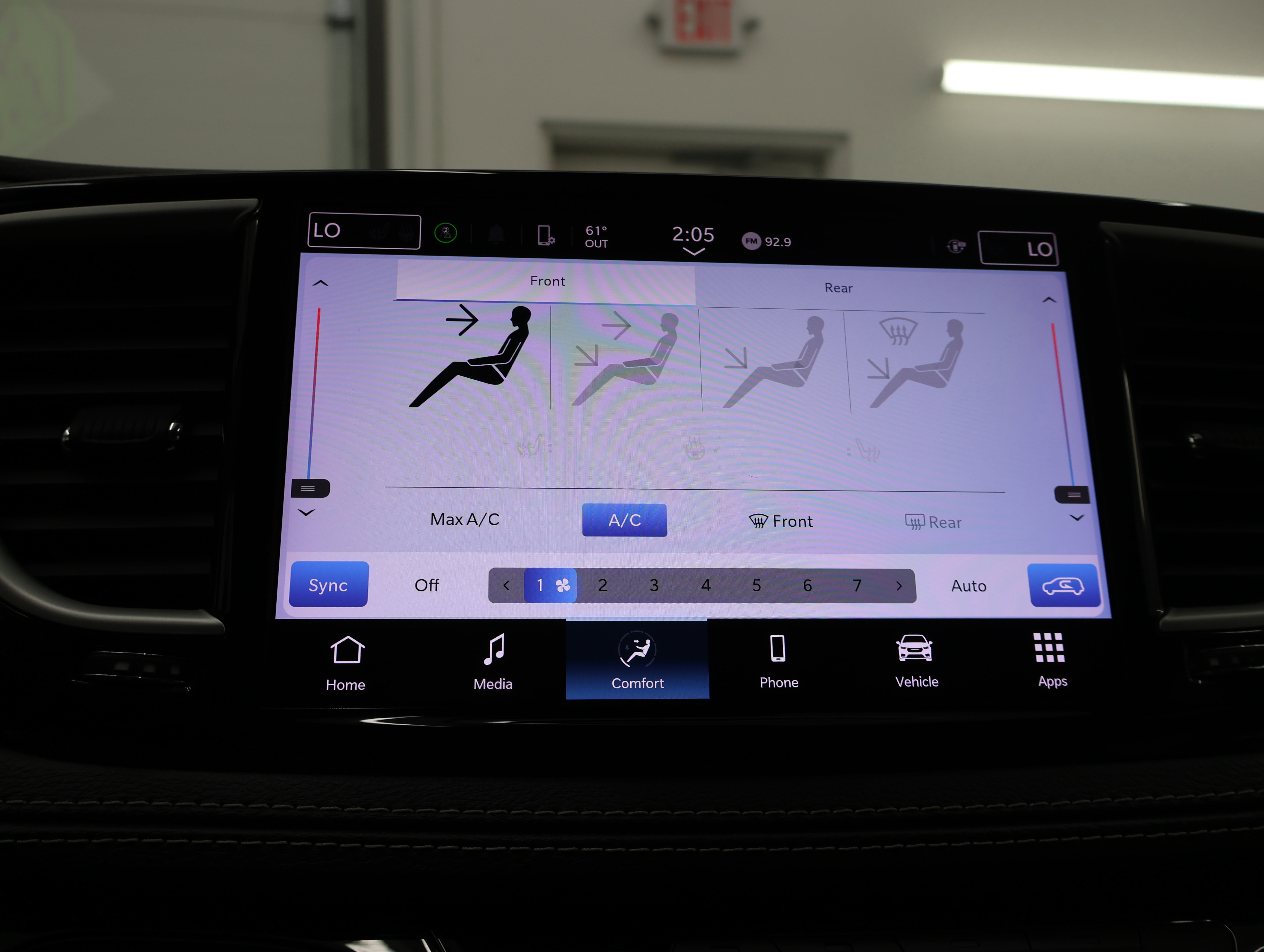 Used 2023 Chrysler Pacifica Touring-L AWD/4WD image 53