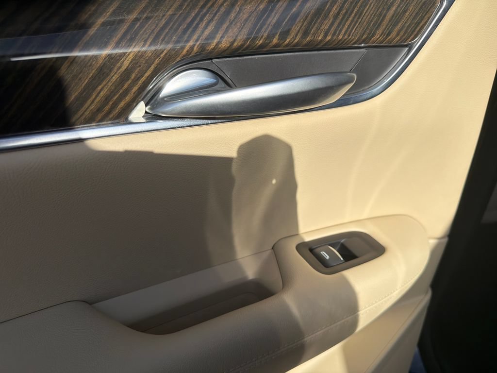 Used 2019 Cadillac XT5 FWD image 20