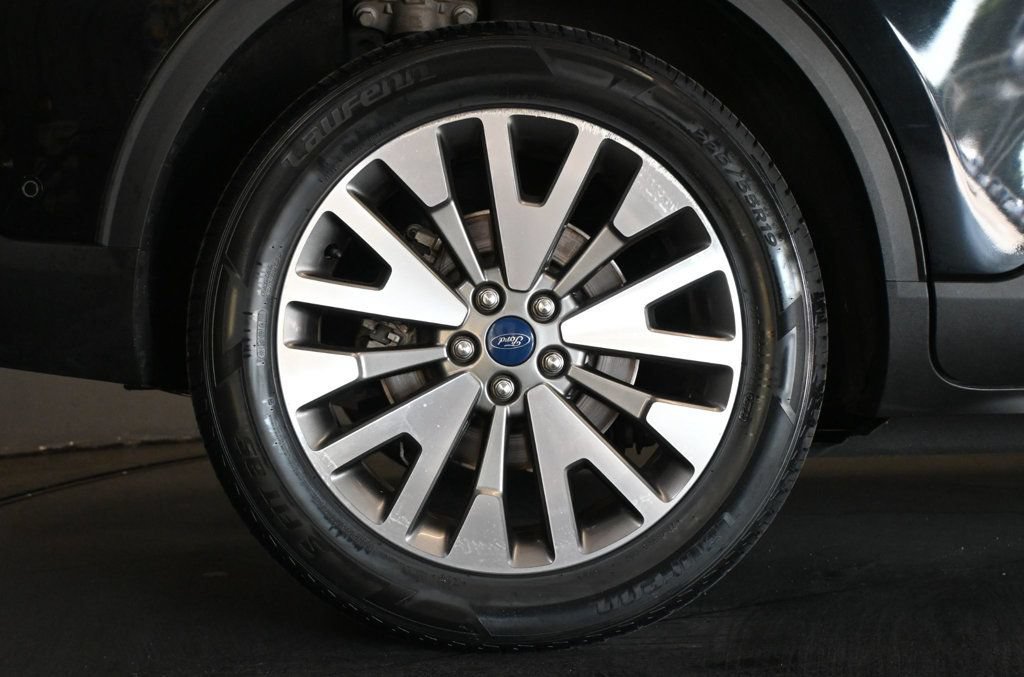 Used 2020 Ford Escape Titanium FWD image 9