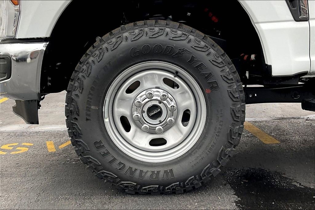 New 2026 Ford F350 XL w/ 360-Degree Camera Package image 4