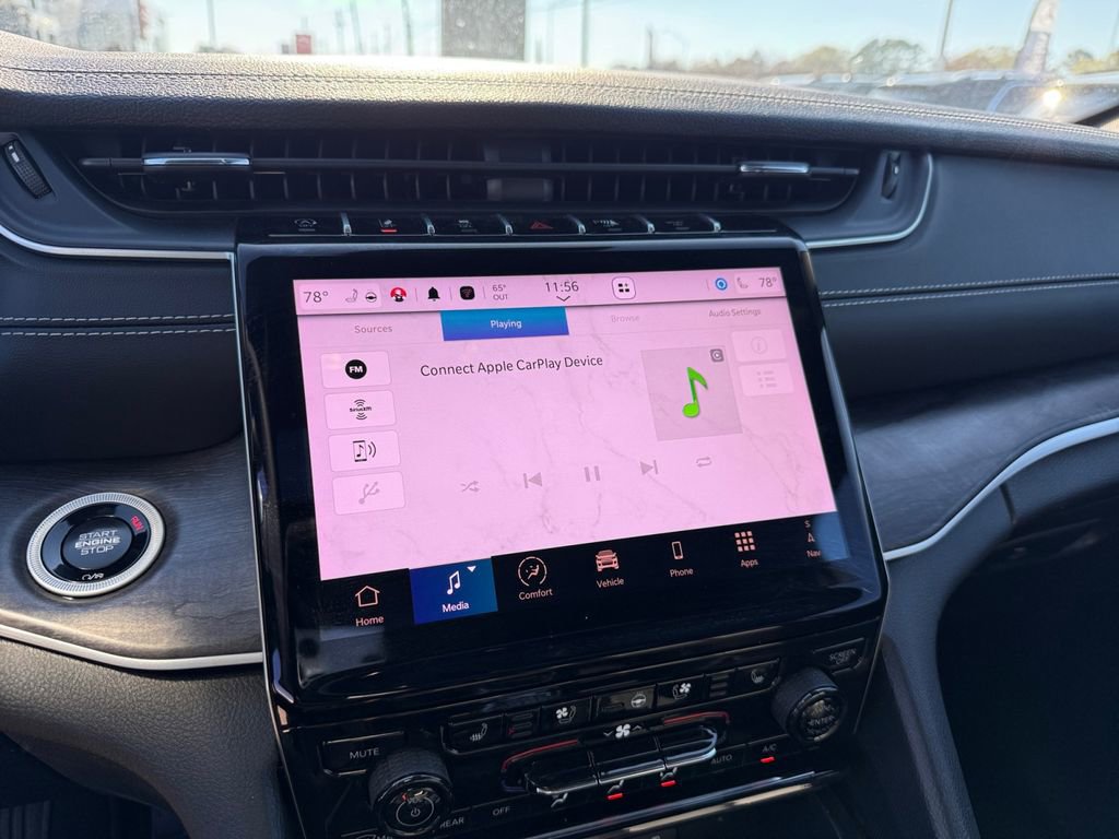 Used 2025 Jeep Grand Cherokee L Limited w/ Luxury Tech Group II image 22