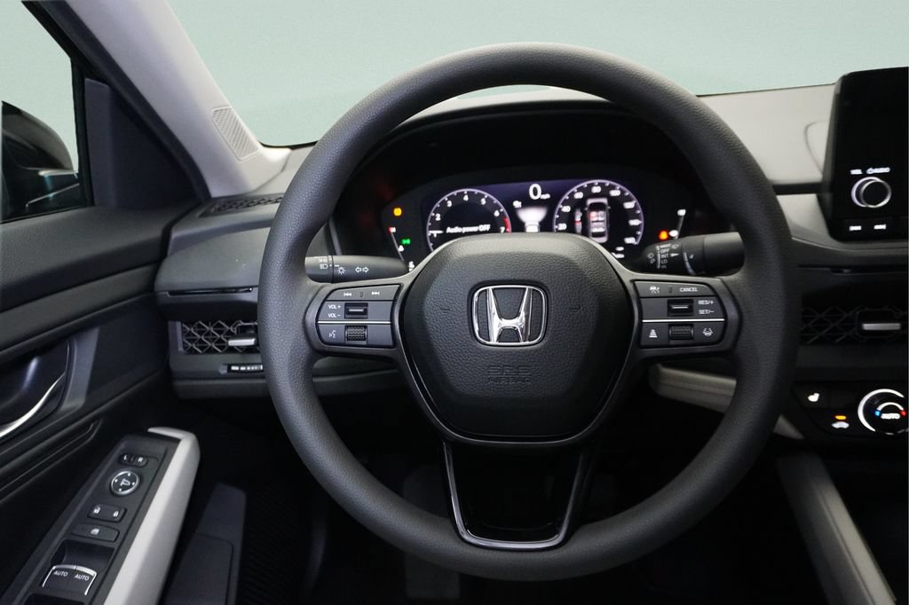 Certified 2025 Honda Accord SE image 6