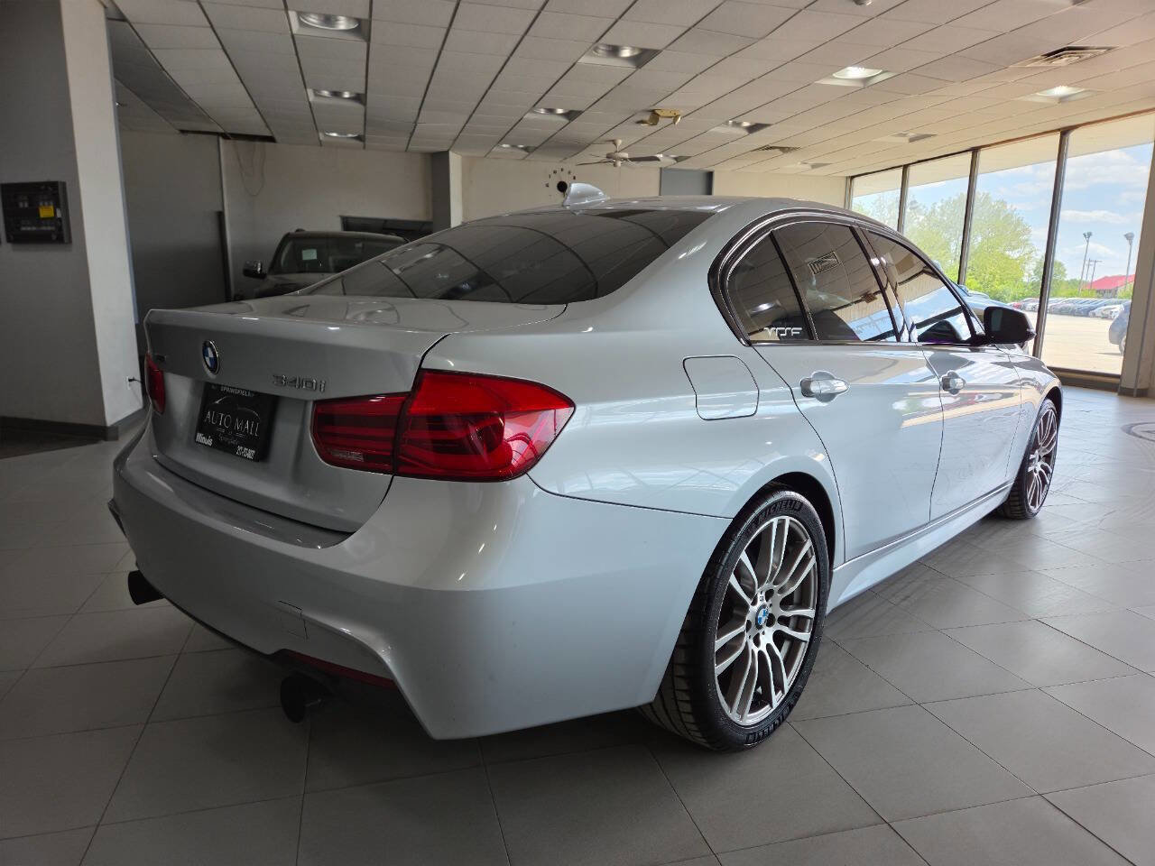 Used 2017 BMW 340i xDrive Sedan AWD/4WD image 7