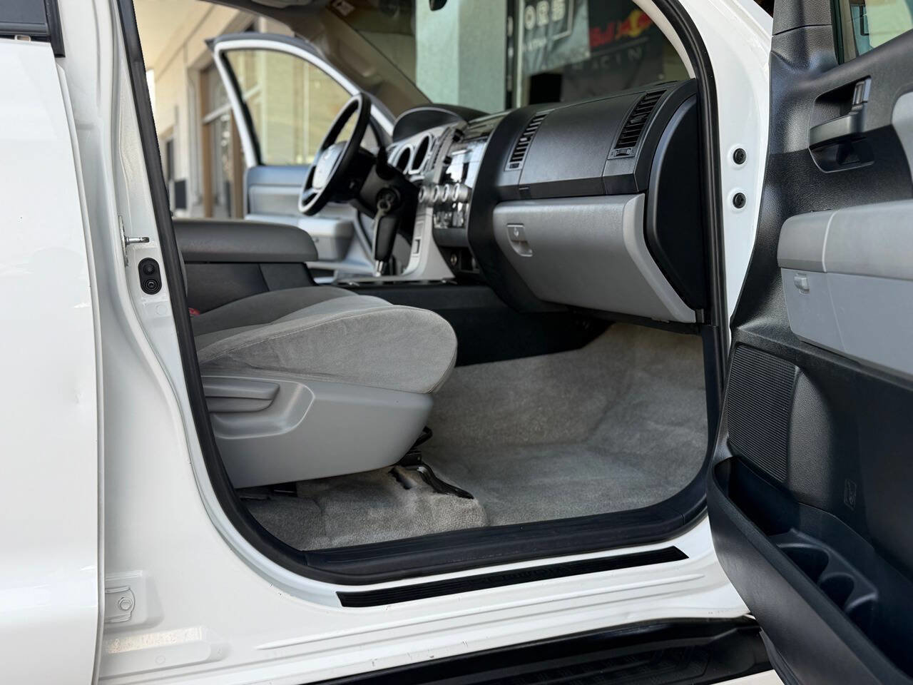 Used 2008 Toyota Sequoia SR5 image 60