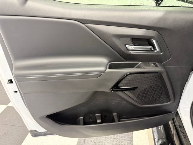 Used 2025 Chevrolet Silverado EV LT image 19