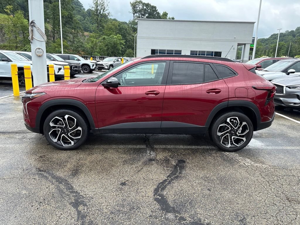 Certified 2024 Chevrolet Trax RS w/ Driver Confidence Package FWD video 2