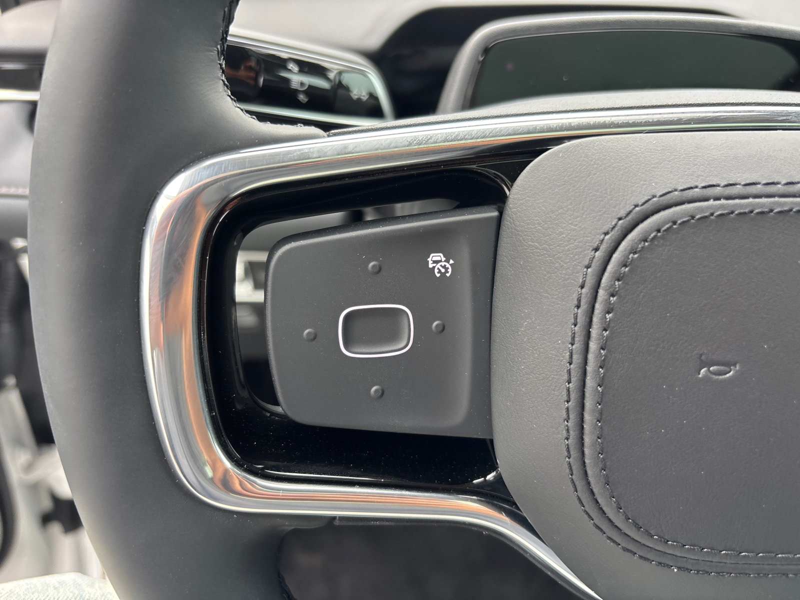 New 2026 Lincoln Nautilus Reserve AWD/4WD image 17