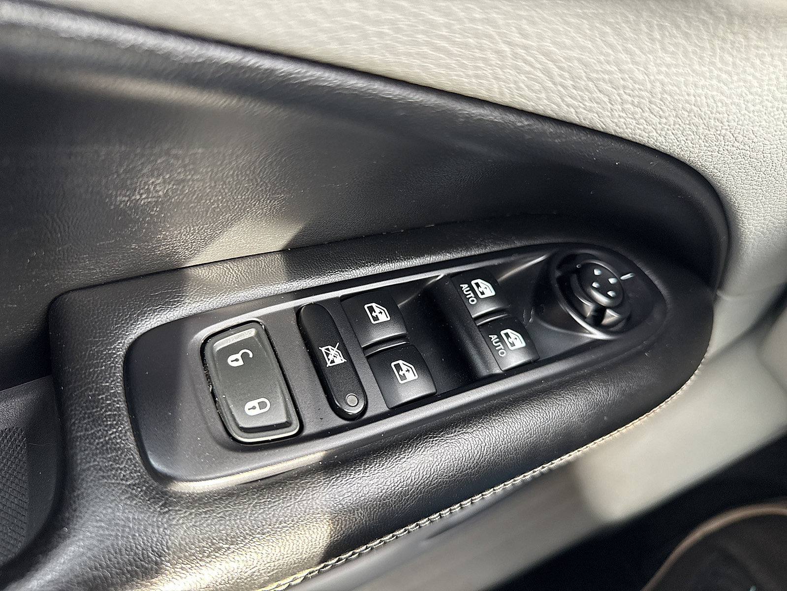Used 2019 Jeep Compass Latitude w/ Popular Equipment Group AWD/4WD image 37