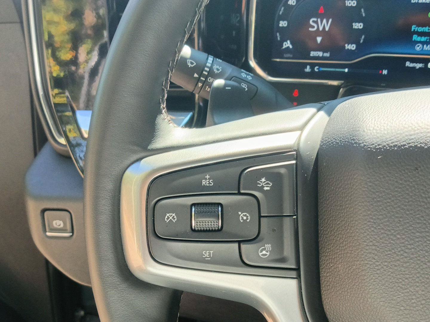 Used 2025 Chevrolet Silverado 1500 LTZ w/ Technology Package AWD/4WD image 31