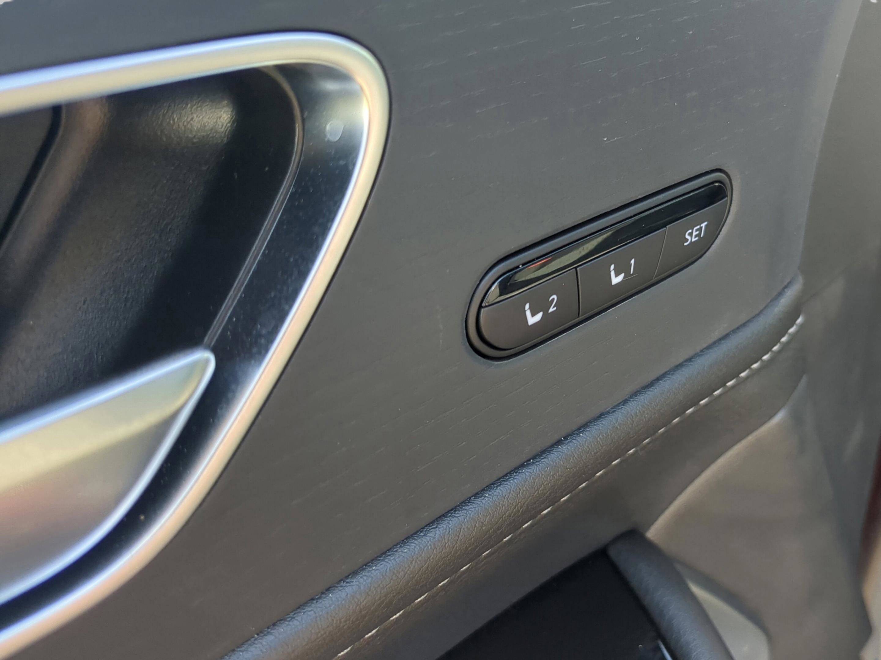 Certified 2025 INFINITI QX80 Sensory image 39