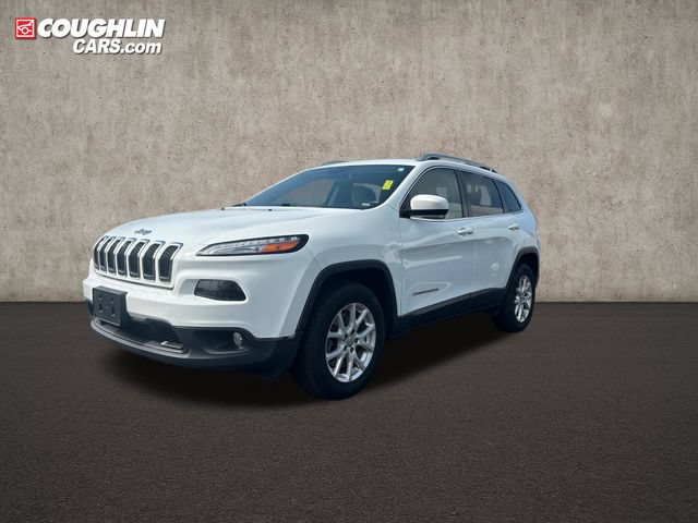 Used 2017 Jeep Cherokee Latitude w/ Cold Weather Group AWD/4WD image 3