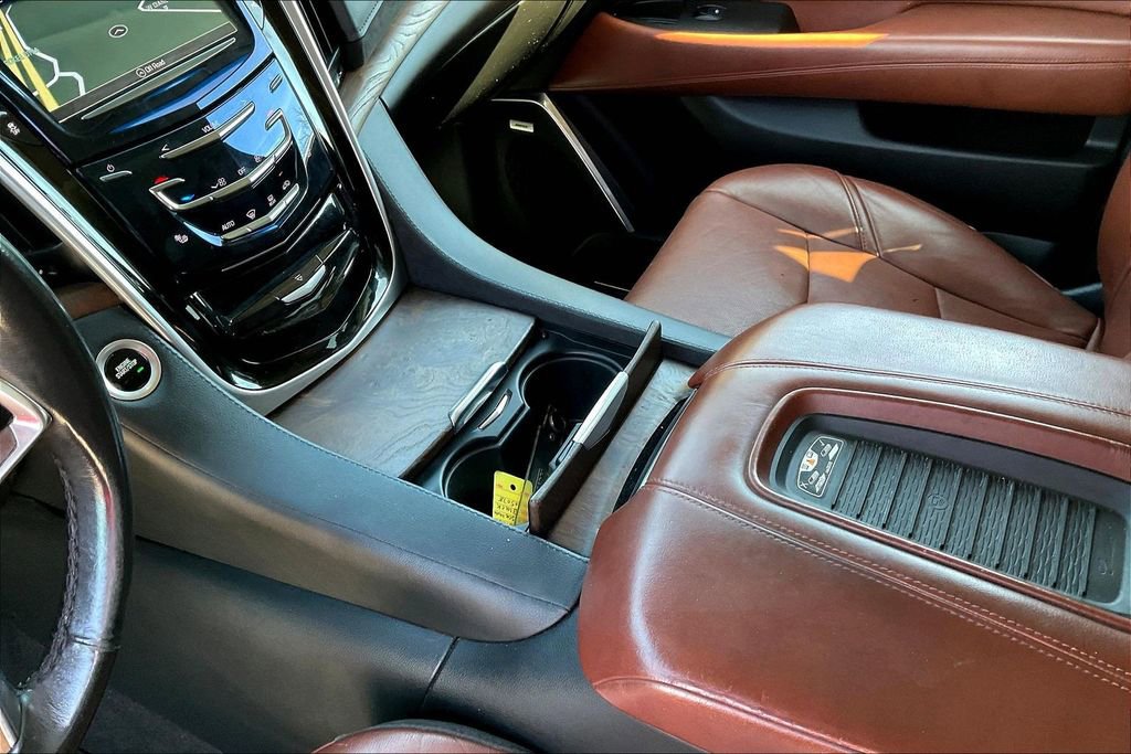 Used 2020 Cadillac Escalade Premium Luxury image 14