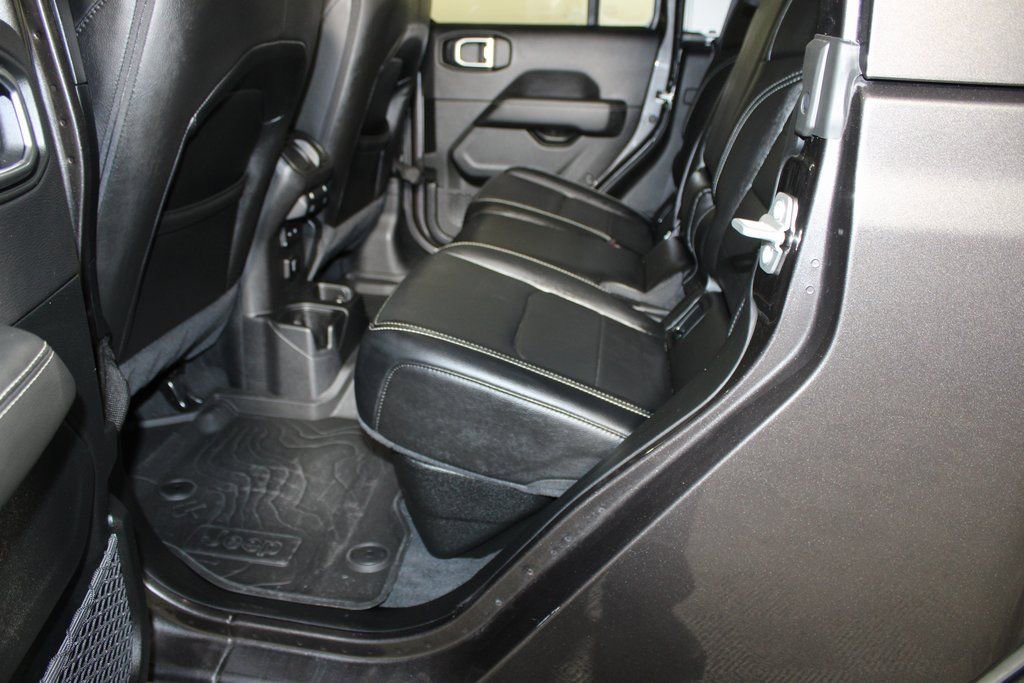 Used 2020 Jeep Gladiator Overland image 12