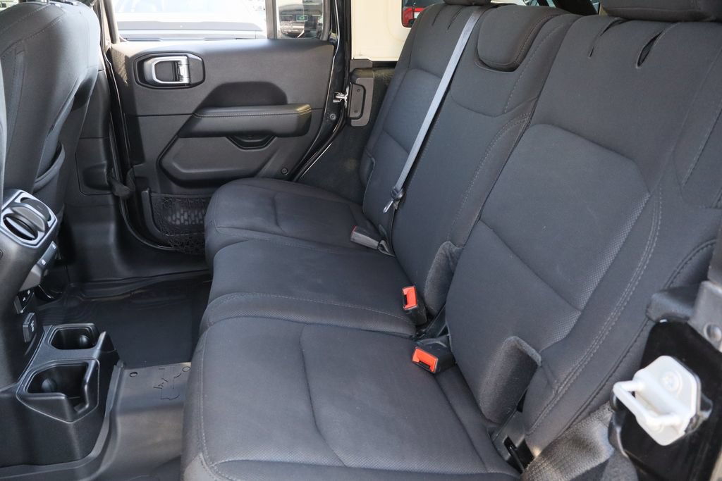 Used 2020 Jeep Wrangler Unlimited Sahara AWD/4WD image 25