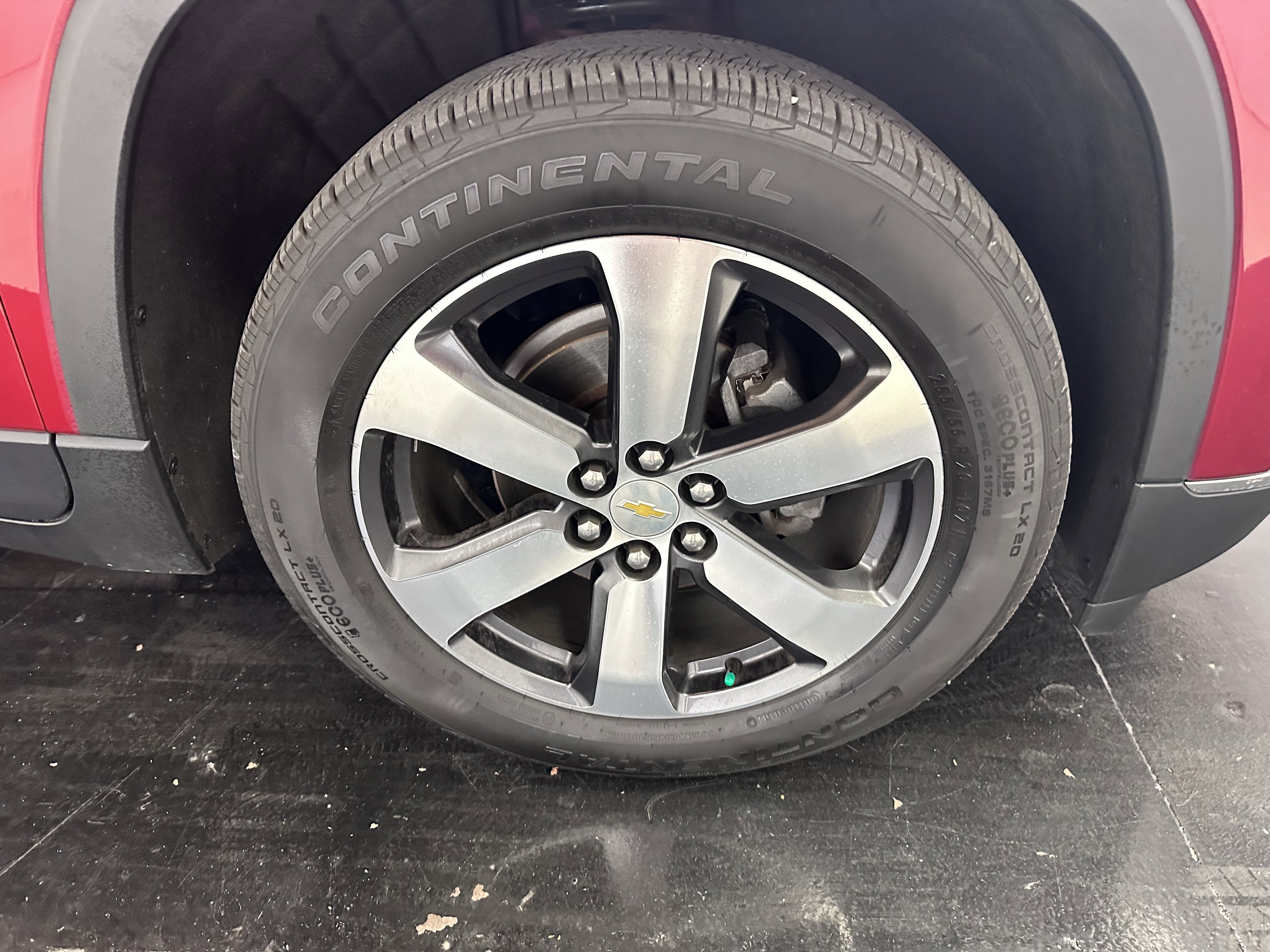 Used 2020 Chevrolet Traverse LT w/ LT Premium Package FWD image 17
