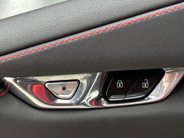 Used 2024 Chevrolet Corvette Stingray Coupe w/ 1LT image 17