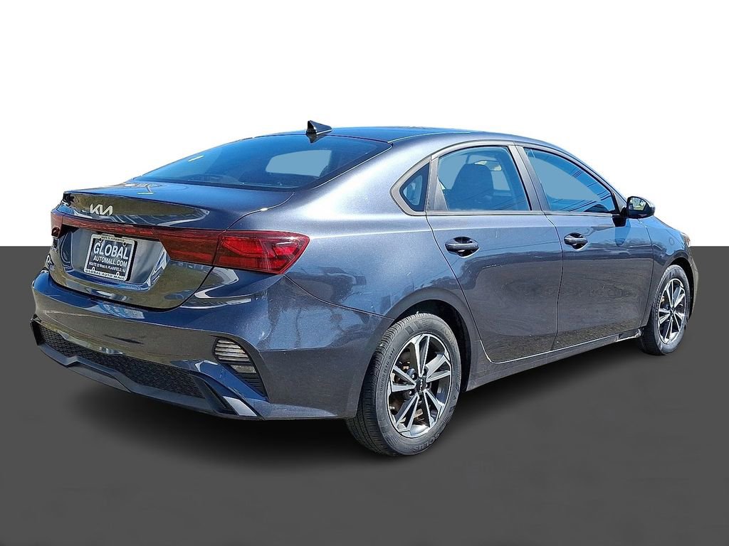 Used 2023 Kia Forte LXS image 7