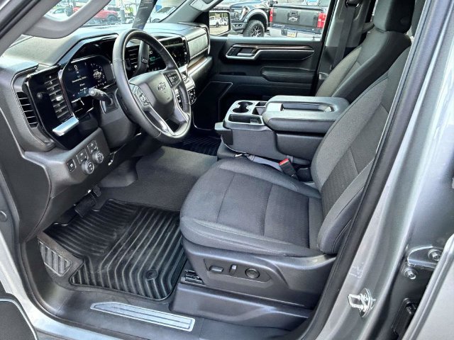 Used 2026 Chevrolet Silverado 1500 RST AWD/4WD image 17