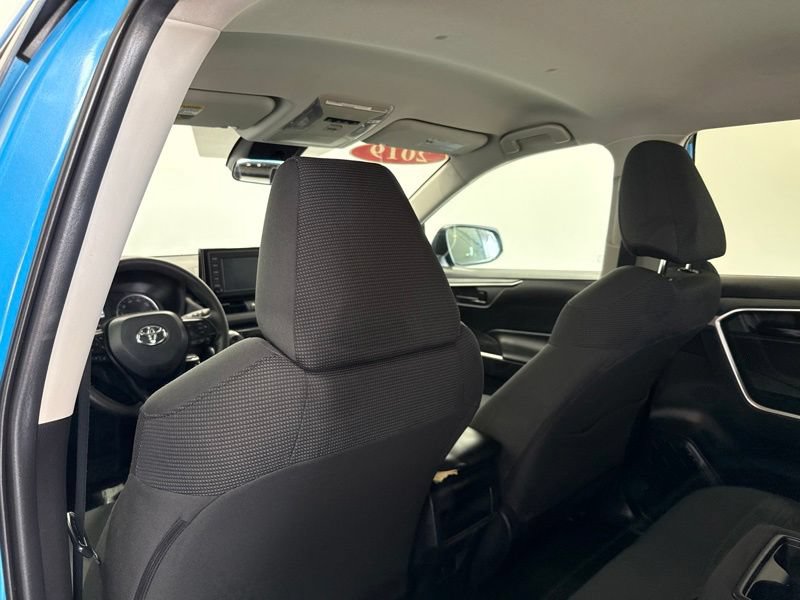 Used 2019 Toyota RAV4 LE w/ Carpet Mat Package AWD/4WD image 17