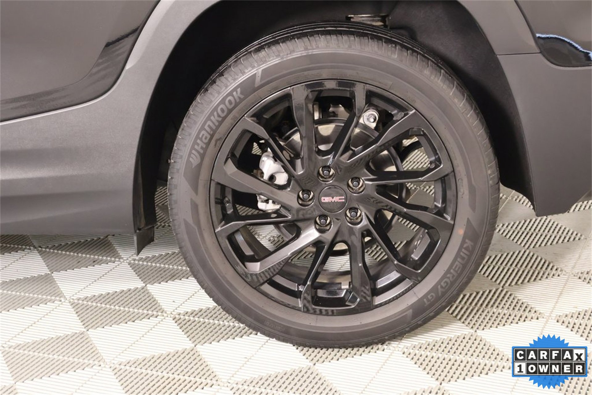 Used 2023 GMC Terrain SLE w/ Elevation Edition image 17