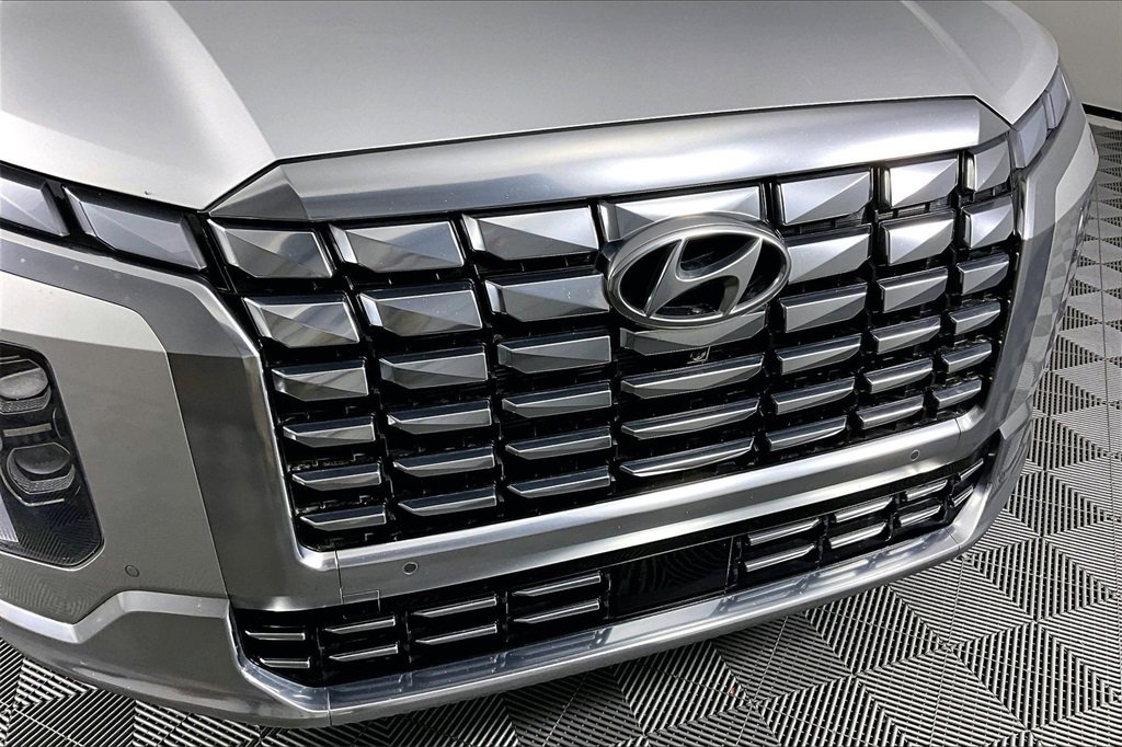 Used 2024 Hyundai Palisade Calligraphy image 32