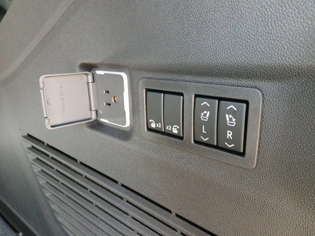 New 2026 Chevrolet Suburban Z71 image 26