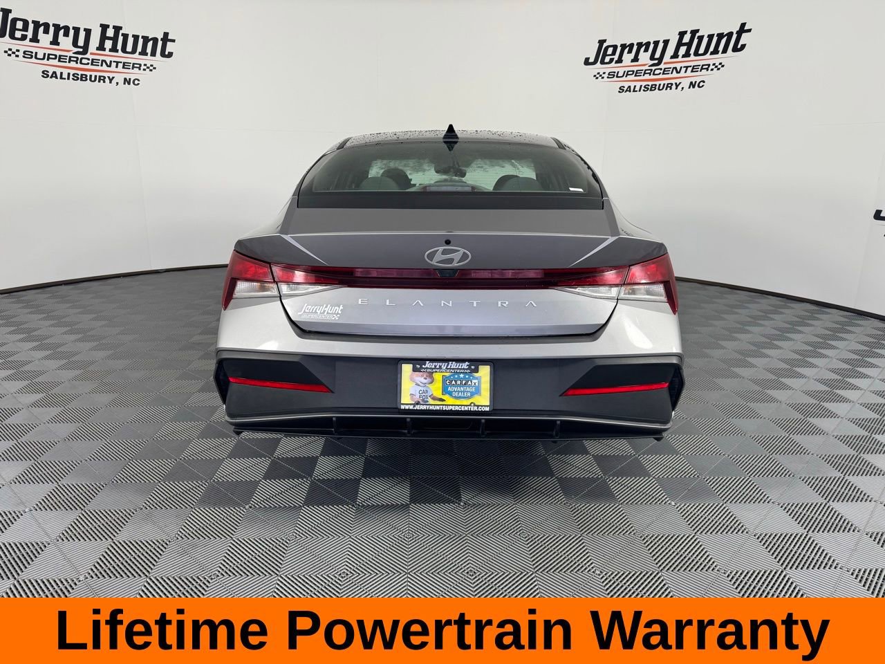 Used 2025 Hyundai Elantra SE image 7