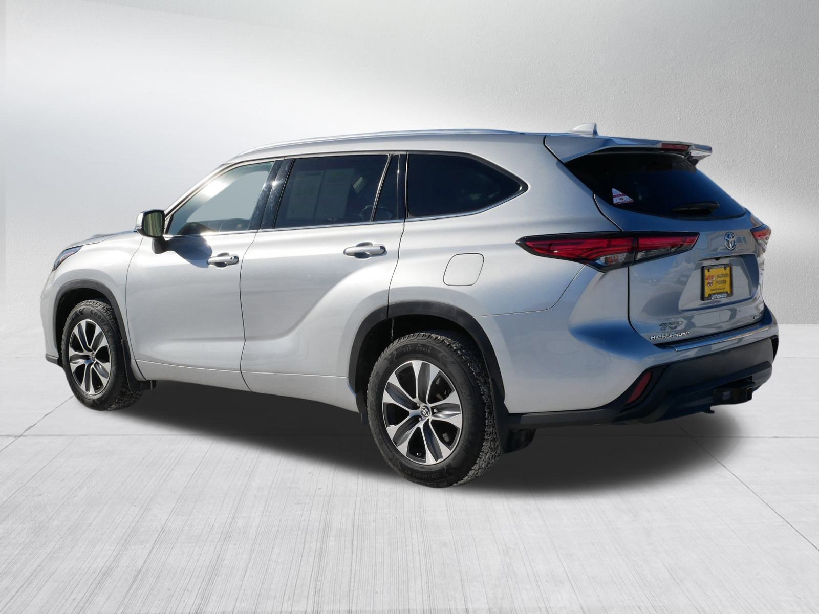 Used 2020 Toyota Highlander XLE image 5