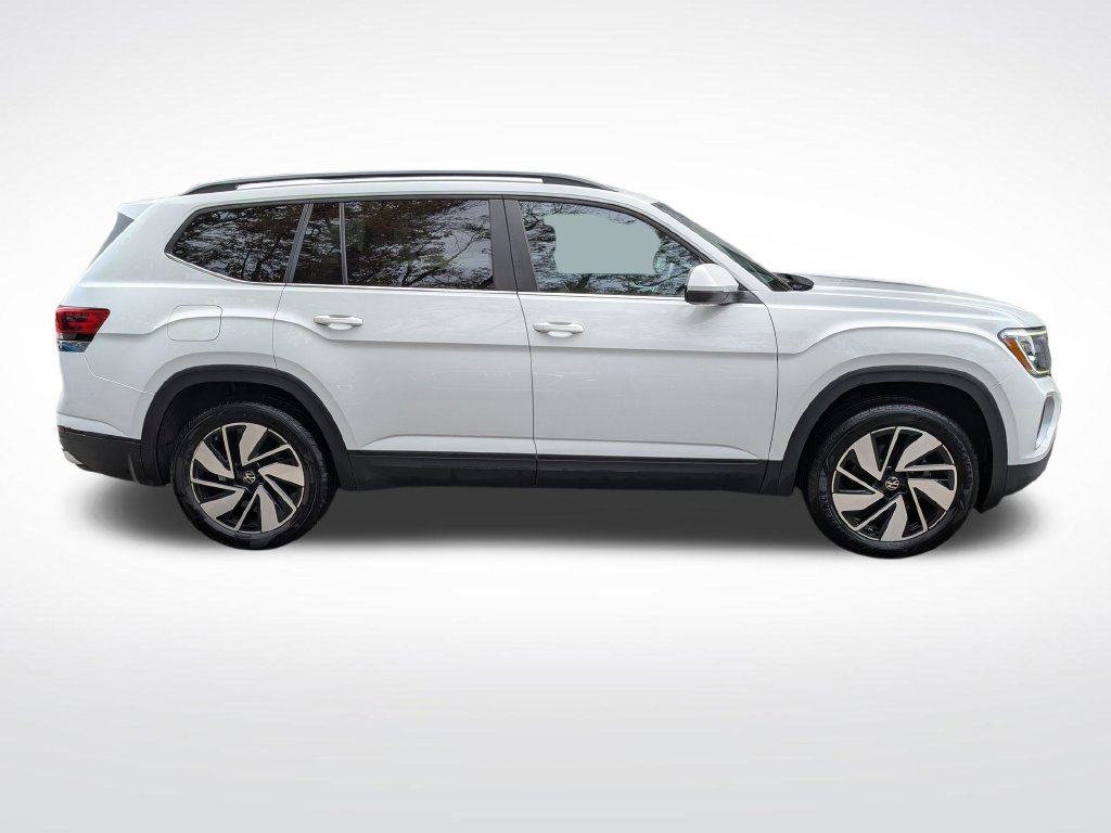 Used 2024 Volkswagen Atlas SE FWD image 2