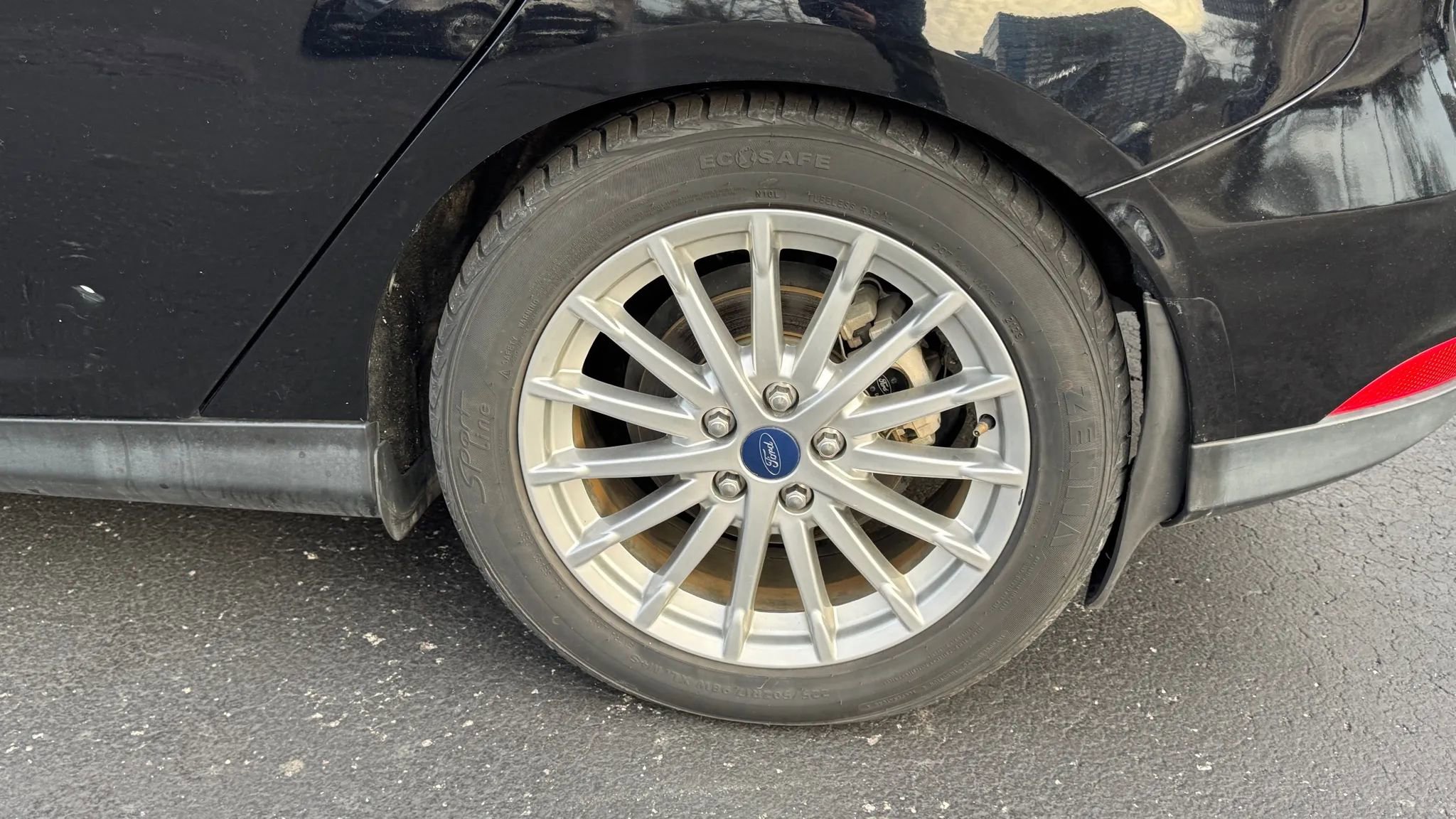 Used 2016 Ford Focus Electric Hatchback w/ Exterior Protection Package image 37