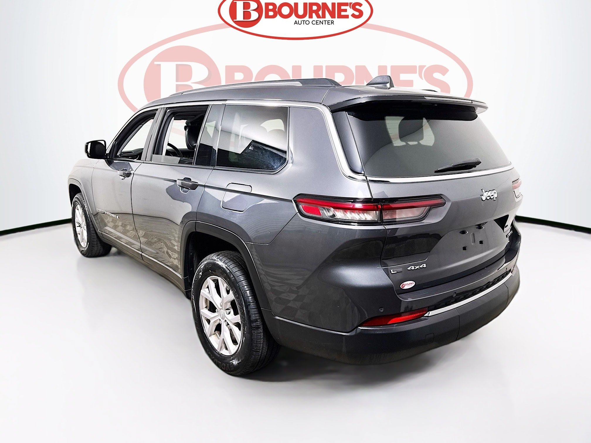 Used 2022 Jeep Grand Cherokee L Limited AWD/4WD image 9